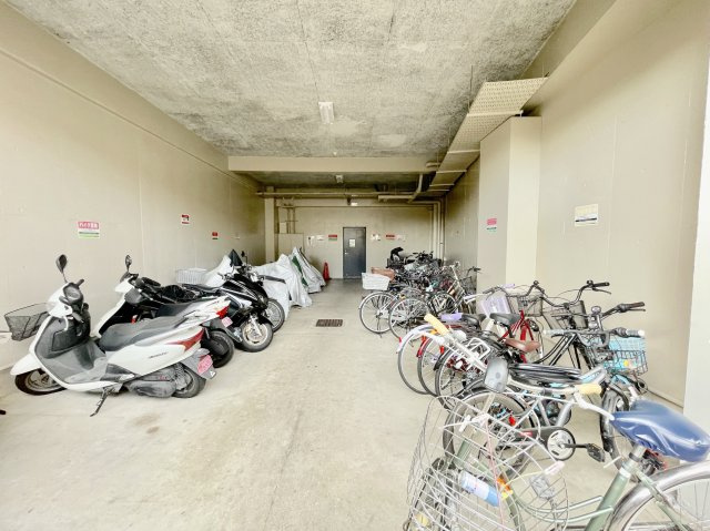 ロワールマンションアール板付弐番館の駐輪場