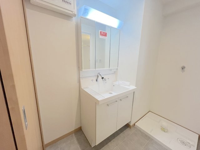 ロワールマンションアール板付弐番館の独立洗面台