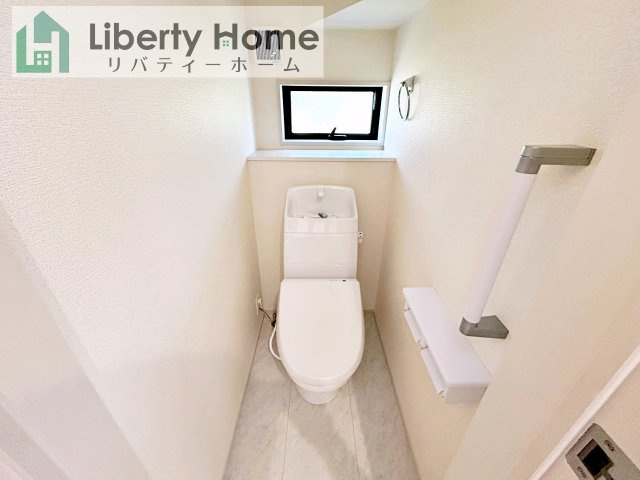 高萩市島名8期　新築戸建のトイレ