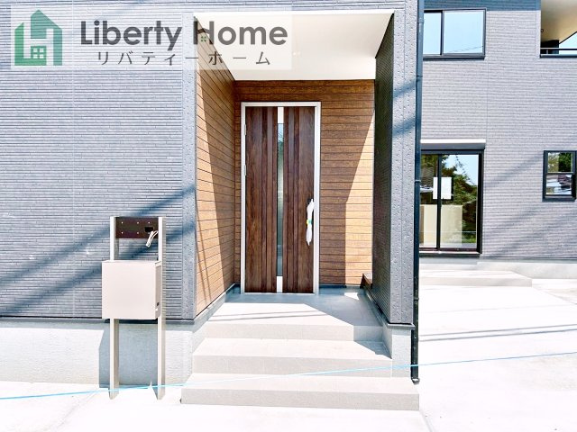 高萩市島名8期　新築戸建のエントランス