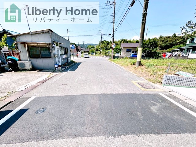 高萩市島名8期　新築戸建の前面道路含む現地写真