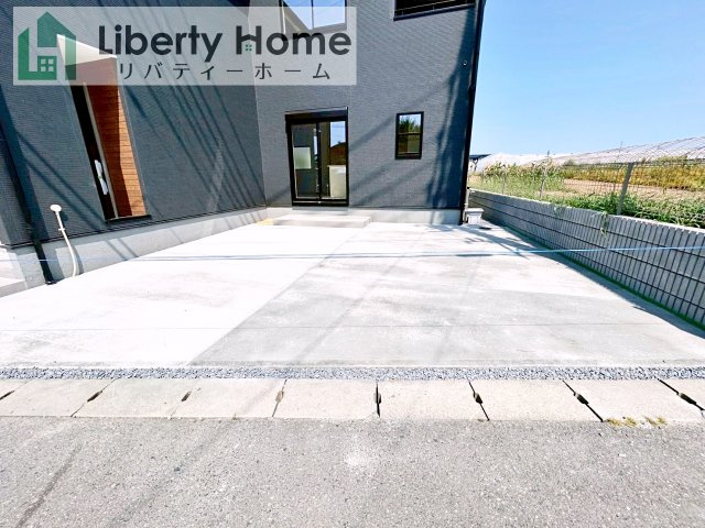 高萩市島名8期　新築戸建の駐車場