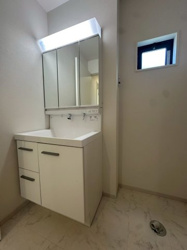 【独立洗面台】 | 2025年12月1日撮影
※1号棟の写真となります。