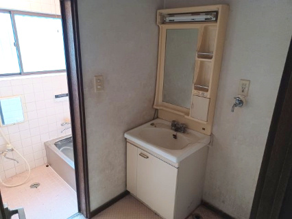 東松山市大字宮鼻の中古一戸建の独立洗面台