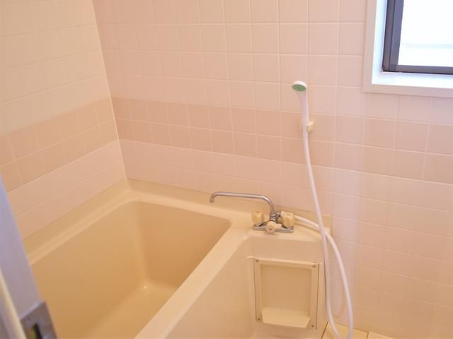 ロイヤルコーポ高木の浴室