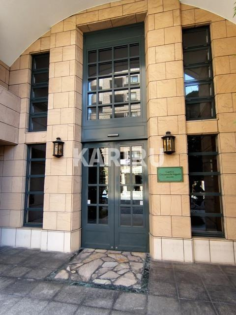 カプリース茶屋町東のエントランス