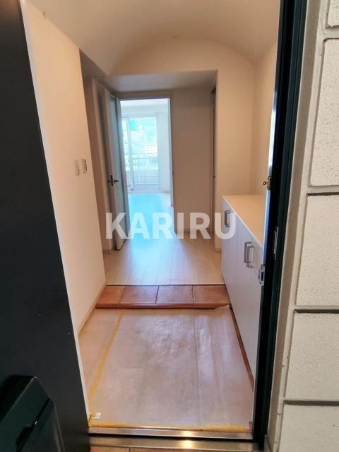 カプリース茶屋町東の玄関