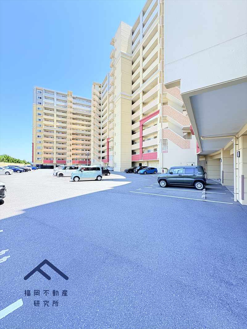 モントーレブルー・ラ・メールＦｕｋｕｏｋａ　Ｃａｂｉｎ棟の駐車場