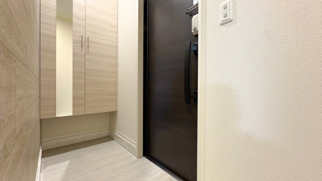 D-Crinum本田町の玄関