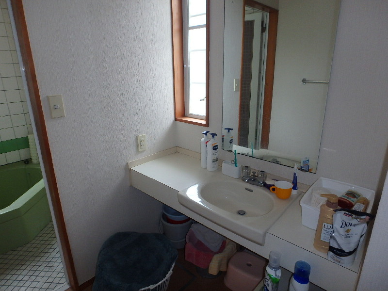 S1722H　碁石が浜分譲地中古住宅の独立洗面台