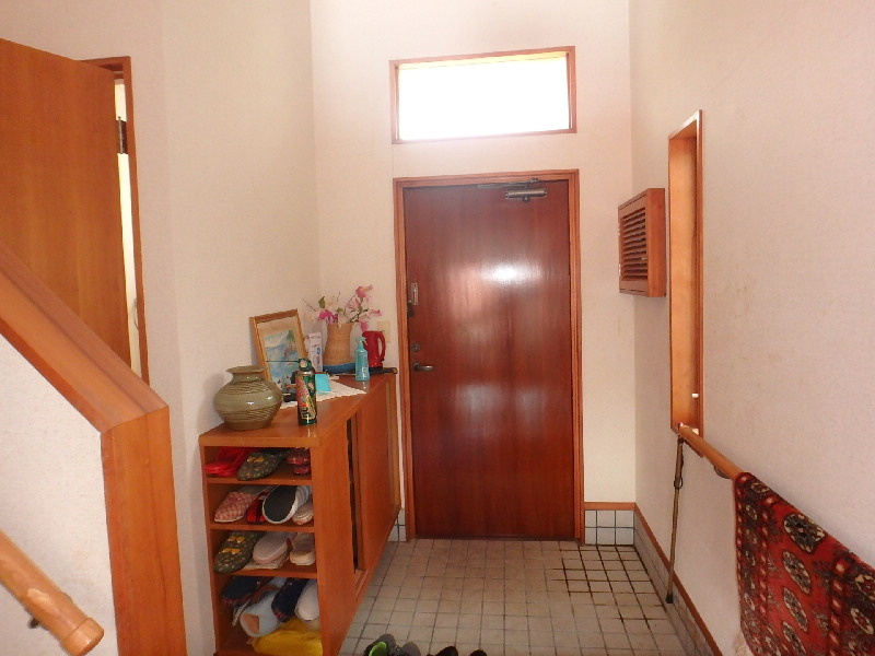 S1722H　碁石が浜分譲地中古住宅の玄関