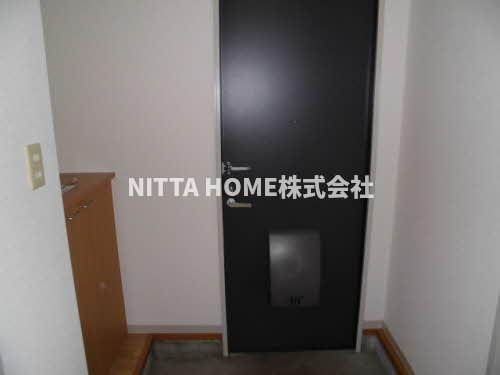 カトル・セゾンの玄関|広いスペースの玄関です○