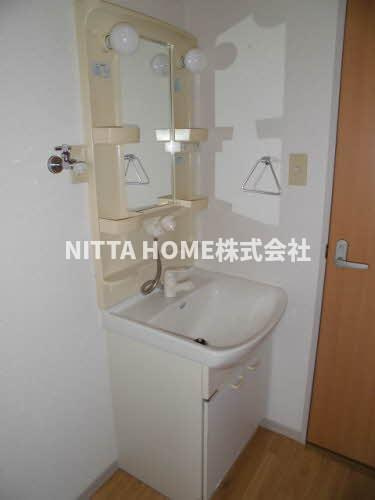 カトル・セゾンの洗面所|シャワー付き洗面台で快適(^^)