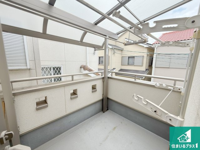 堺市西区鳳南町　中古一戸建のバルコニー|日当たりのよいバルコニー！テラス屋根付きで急な雨も安心♪
