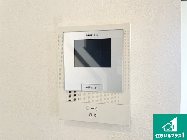 堺市西区鳳南町　中古一戸建の防犯設備|防犯に安心なカラーモニターインターホン！