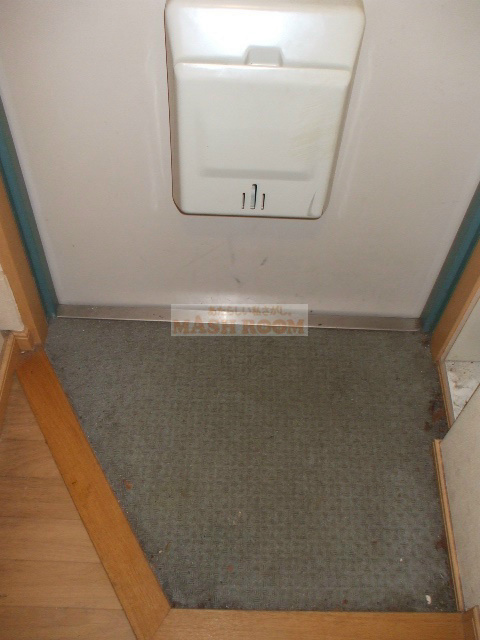 ハイムナウヒルズの玄関