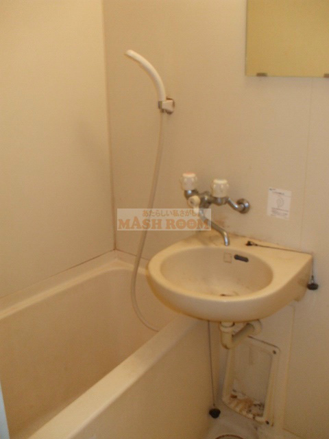 ハイムナウヒルズの浴室