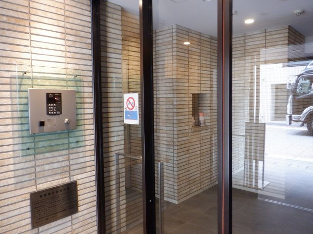 クリオ東日本橋のエントランス