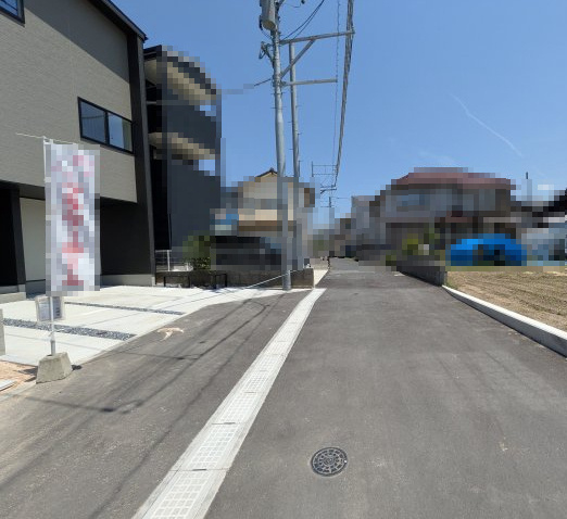 【前面道路含む現地写真】