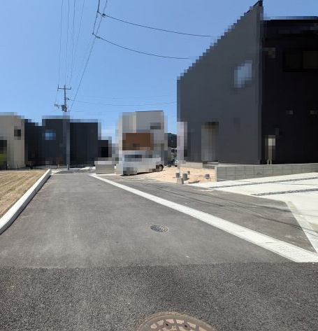 【前面道路含む現地写真】