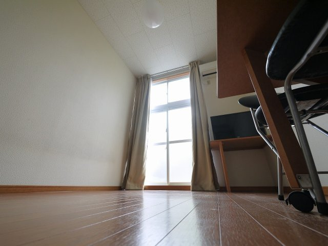 レオパレスＡｄｖａｎｃｅ富雄の洋室|スタンダードな洋室です