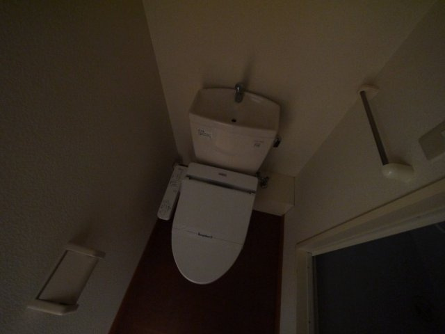 レオパレスＡｄｖａｎｃｅ富雄のトイレ|コンパクトで使いやすいトイレです