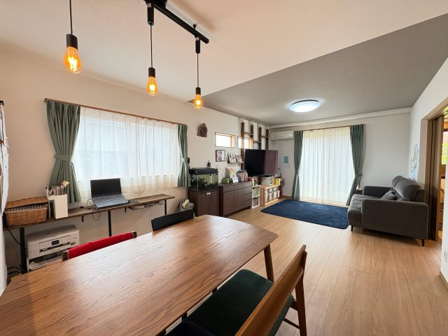 本庄市見福　令和3年築の居間・リビング