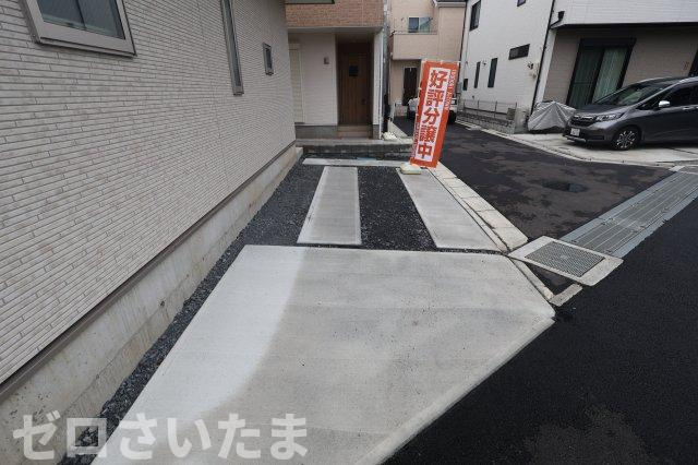 《仲介手数料無料》浦和区大東２丁目11-44新築一戸建ていろどりアイタウンの駐車場|撮影日 2025年10月16日 13:30 曇り