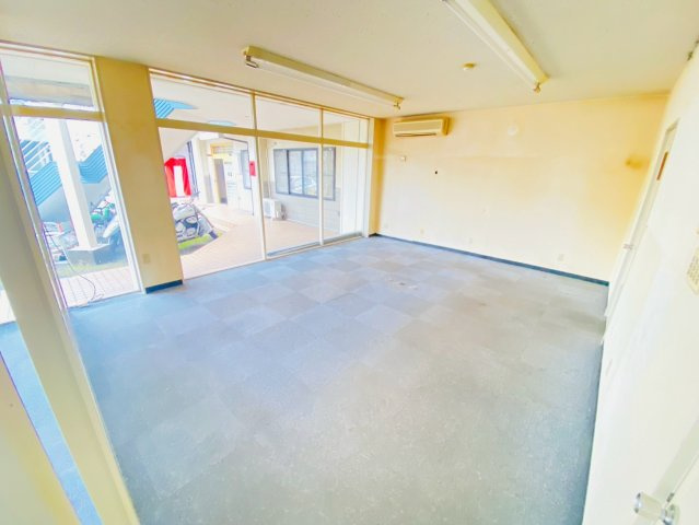 熊味町ホーリータウンの内装