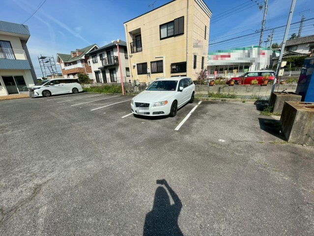 熊味町ホーリータウンの駐車場