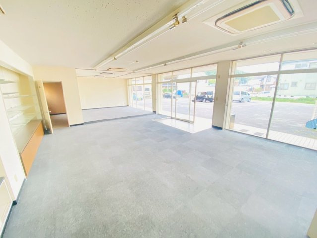 熊味町ホーリータウンの内装