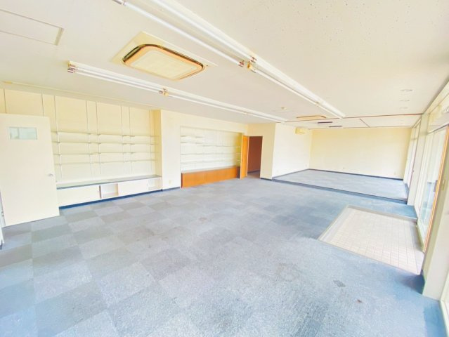 熊味町ホーリータウンの内装