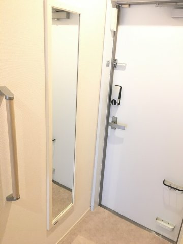 クレイノウイングワード感田の玄関|明るい玄関です