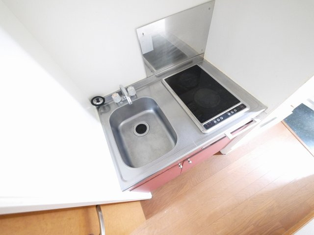 レオパレスＡｄｖａｎｃｅ富雄のキッチン|コンパクトなキッチンで掃除もラクラク