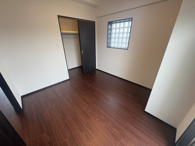 プレジオ森河内ASIANの洋室