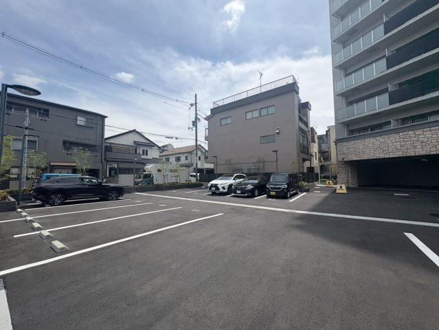 プレジオ森河内ASIANの駐車場
