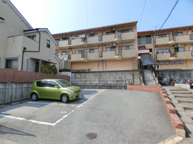 サングリーン春日丘の外観