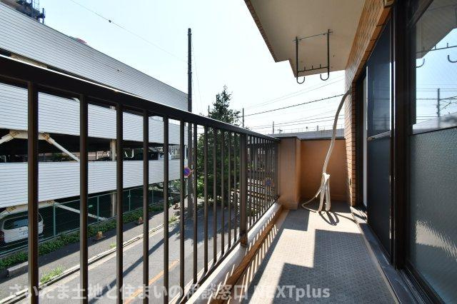 プレジデント98のバルコニー|難しいイメージの住宅ローンは経験スタッフが丁寧にお手伝いしますのでご安心下さい。「家を買って終わり」ではなく、「買ってからがスタート」と考え、一人ひとりにあった資金計画やプランをご提案致します！