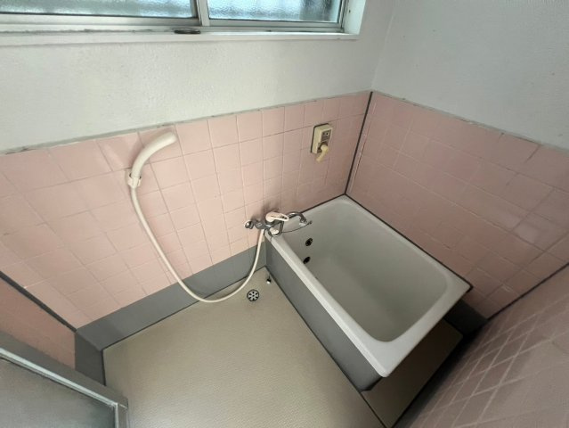 塩屋町　戸建の浴室