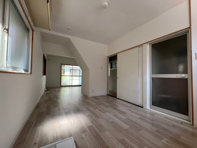 塩屋町　戸建の居間・リビング