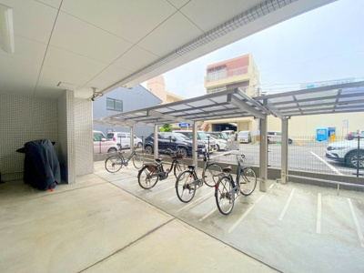 【その他共用部分】 | ASTER中広 | 駐輪場は屋根付きなので雨の日も困りません！