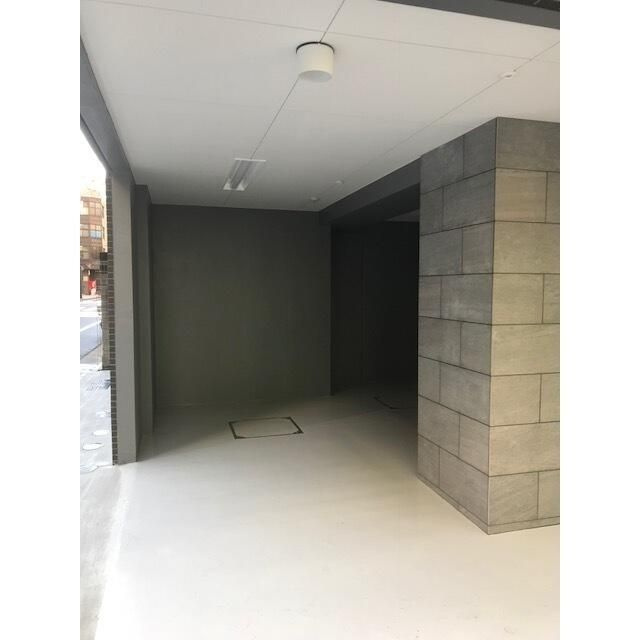 メゾンピオニー日本橋浜町の駐車場