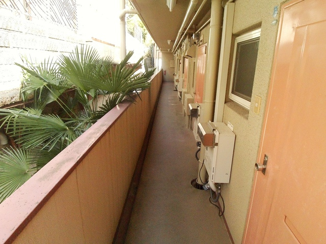 サンハイツ勝野のエントランス