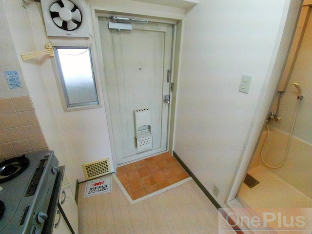 サンハイツ勝野の玄関