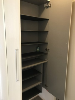 【玄関】 | グランドキャッスルＦＵＫＵＣＨＩ Ａ | トールサイズのシューズボックス