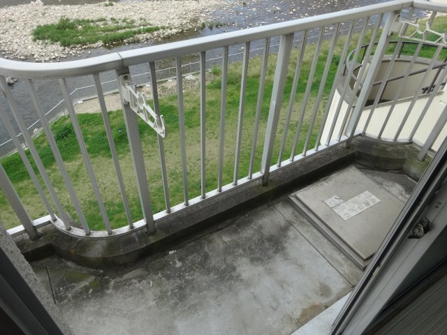 三東マンションのバルコニー