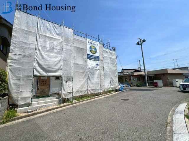 南西角地・JRと山陽２WAYアクセス可能・魚住町西岡　限定１棟の前面道路含む現地写真