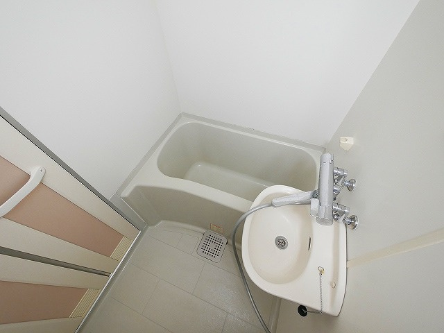 レオパレス萩ヶ丘の洗面所