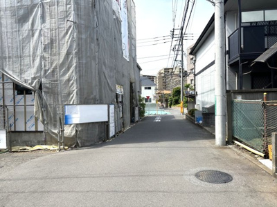 【前面道路含む現地写真】 | 国分寺市東恋ヶ窪3丁目　全1棟 | 北西角地の物件です！
ご不明な点やご質問等ありましたら、お気軽にお問合せくださいね。