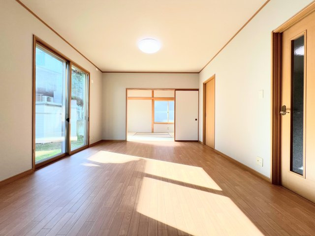 山形市高原町　中古住宅の居間・リビング